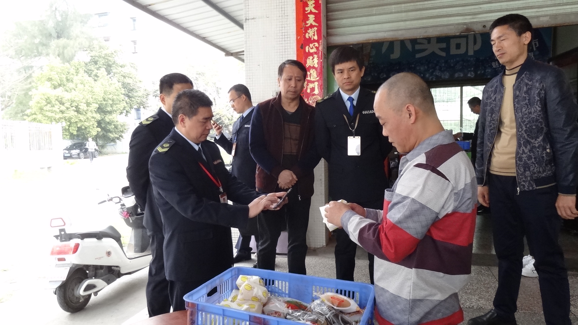 市食药监局启动“餐饮检查每周报”执法行动（3