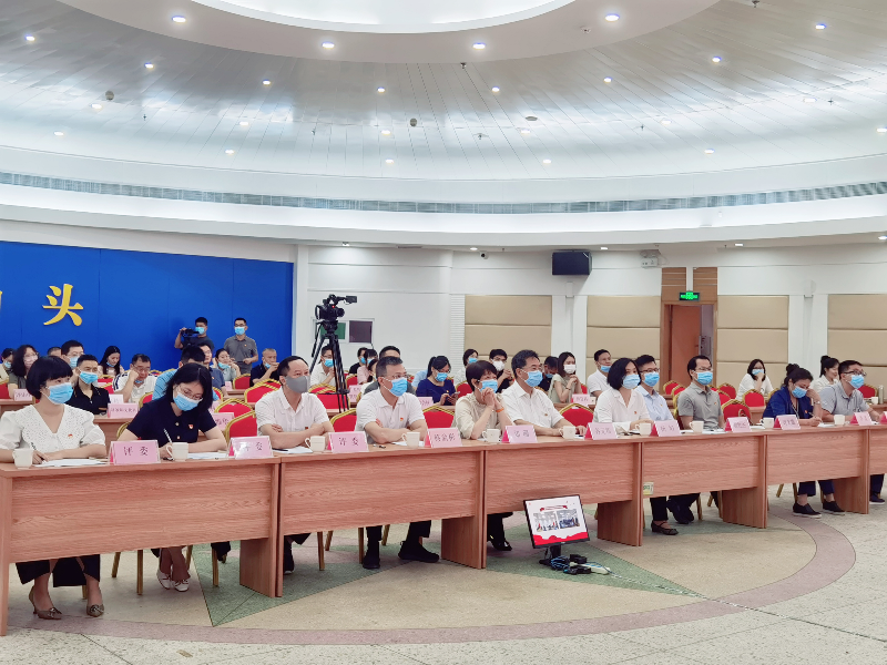 图2-市财政局“喜迎二十大 青春勇担当”演讲简讯.jpg