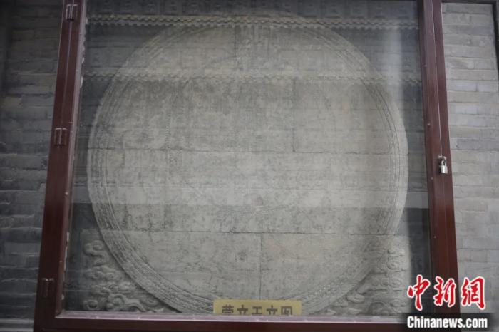 内蒙古呼和浩特市五塔寺内的蒙文石刻天文图。刘文华 摄 内蒙古呼和浩特市五塔寺内的蒙文石刻天文图。刘文华 摄