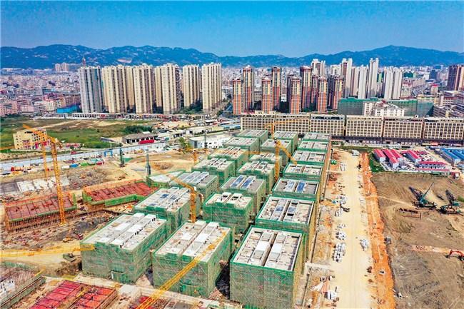 总投资305亿元的汕头国际纺织城正加快推进建设。记者柯晓 摄.jpg