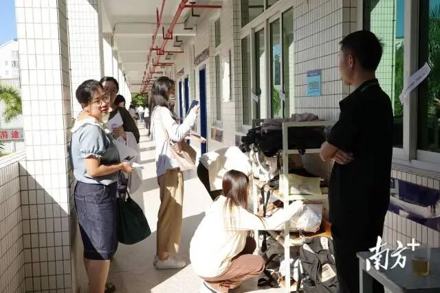 汕头考区2025年“法考”开考 南方+ 蔡沚彦 拍摄